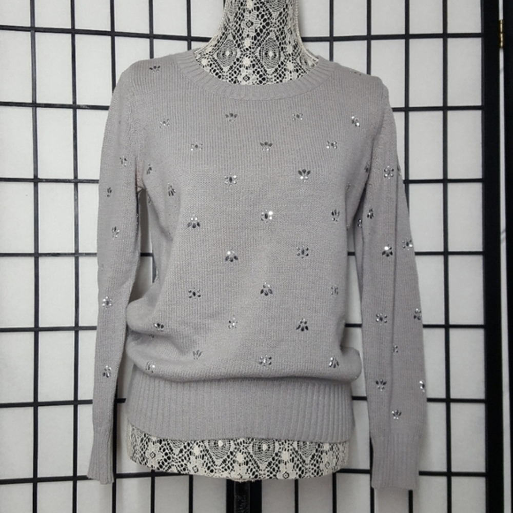 Size M Maison Jules Sweater!